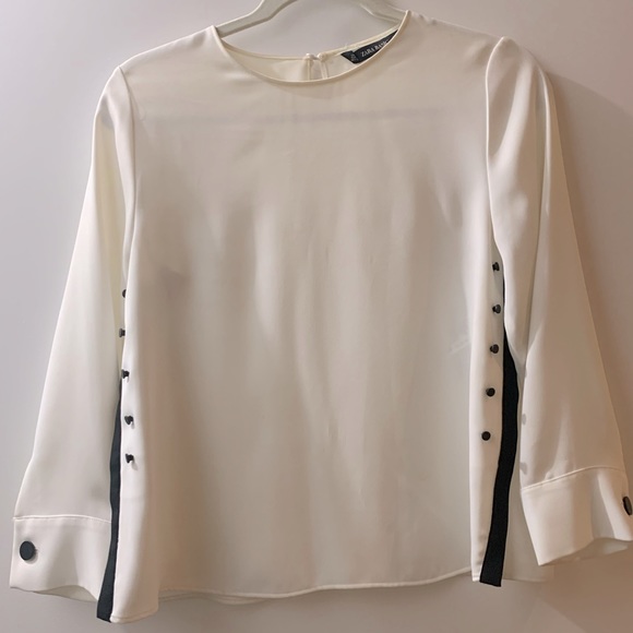 White Zara blouse with black details. - Picture 1 of 1